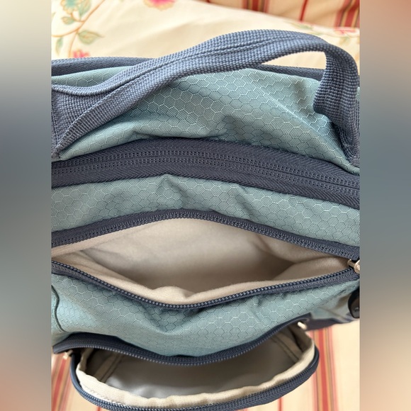 High Sierra + Life is Good Backpack - Picture 10 of 15